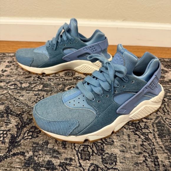 NIKE AIR Women’s 7 Huarache Run SE "December Sky" Denim Chambray Rare - Picture 3 of 8